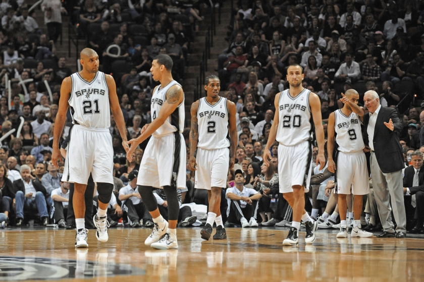 Spurs_on_court